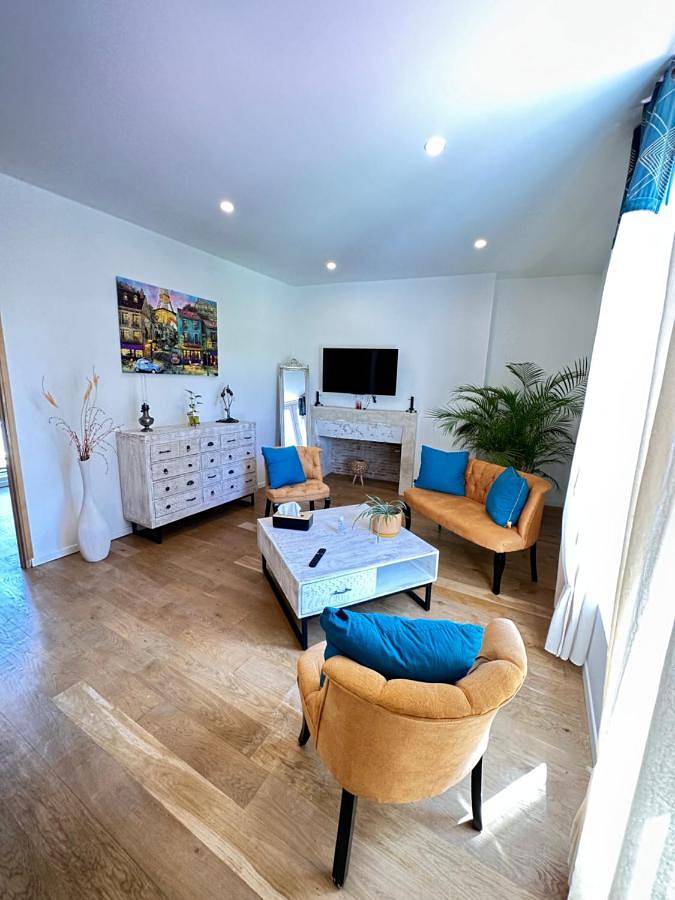 Chambre d’hôte pour 8 personnes, avec terrasse ainsi que jardin et vue, animaux acceptés à Saint-Avertin - 2