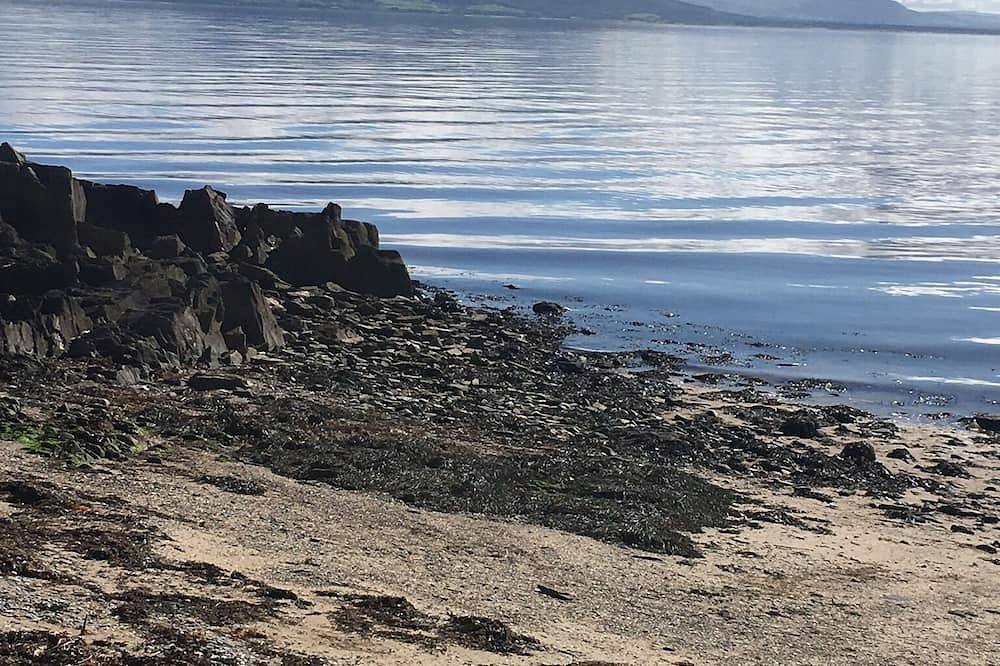 Entire apartment, Cosy Seaside 2 bed Apt Center Moville, Close beach High speed Wifi, Netflix in Inishowen, County Donegal