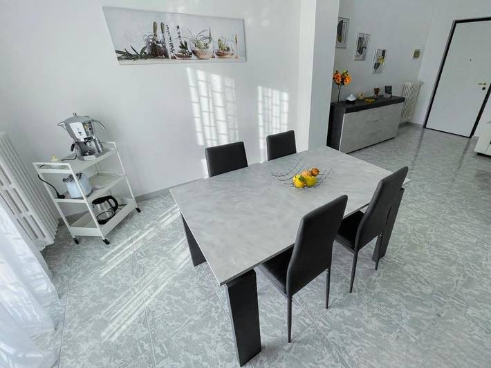 Appartamento per 6 persone, con balcone a Valenzano