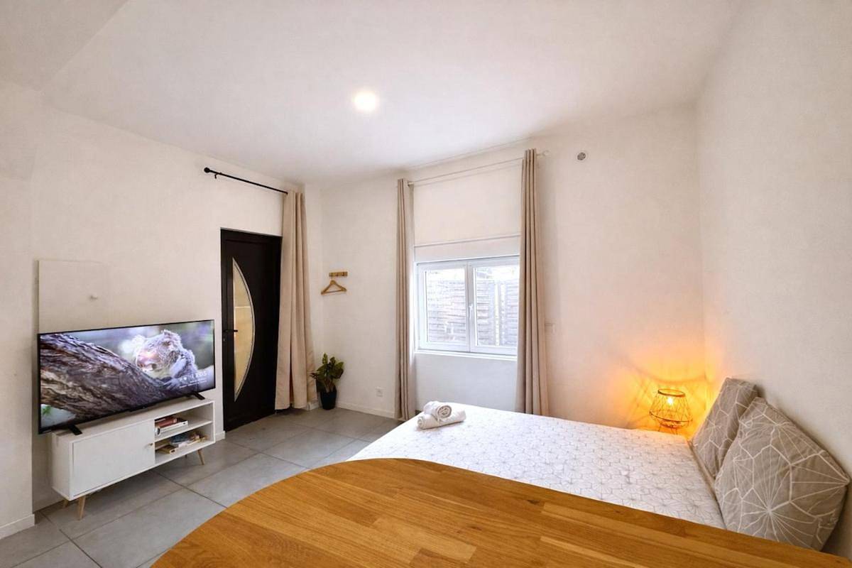 Appartement entier, Le cocon paisible de montereau 2 pers 350 m hôpital in Montereau-Fault-Yonne, Seine-et-Marne