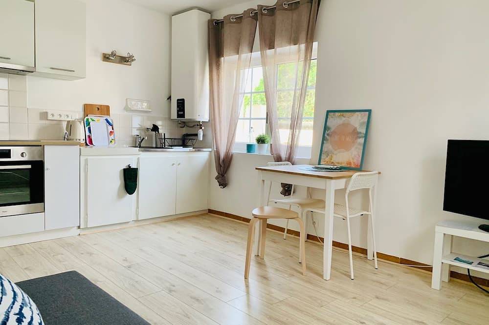 Entire apartment, Beautiful 2-room apartment in Guéthary access Beach Village Shops on foot! in Guéthary, Bayonne region