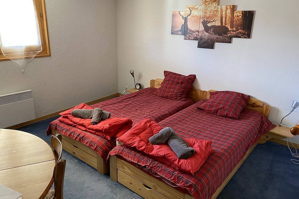 5-bedroom chalet with private sauna and stunning views in Le Biot, Région de Thonon-les-Bains