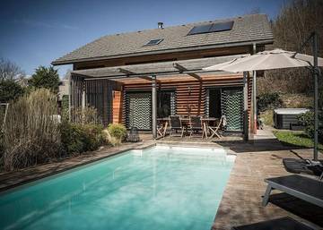 Maison de campagne pour 8 personnes, avec piscine ainsi que jacuzzi et jardin à Nâves-Parmelan