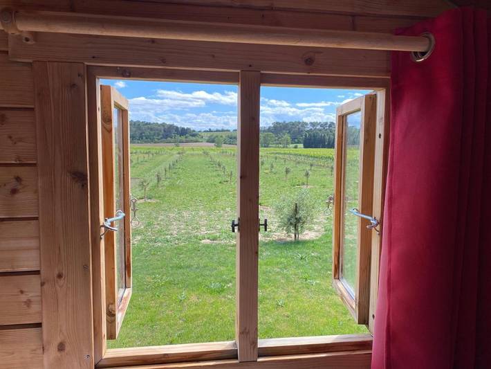 Gîte pour 2 personnes, avec jardin et piscine ainsi que terrasse et vue à Pennautier - 2