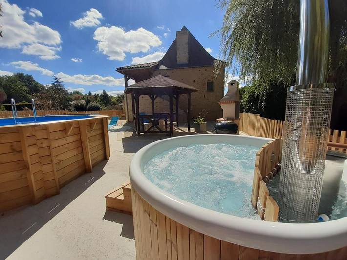 Location de vacances pour 6 personnes, avec jardin ainsi que vue et piscine à Siorac-en-Périgord - 2