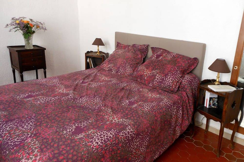 Apartamento entero, 70m2 town apartment, located a stone's throw from the old port. in La Ciotat, Marsella region