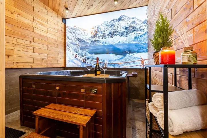 Alojamiento y desayuno para 2 personas, con balcón además de sauna y jacuzzi - 1
