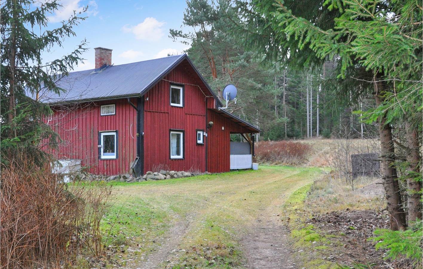 Hus för 7 Personer med trädgård in Vänern