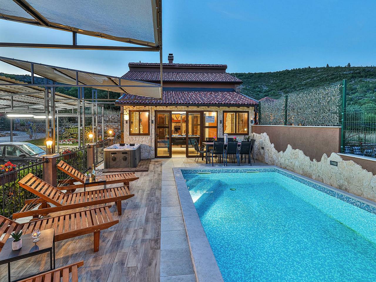 Villa Antonio - Five Bedroom Villa with Swimming Pool in Dalmatian Zagora