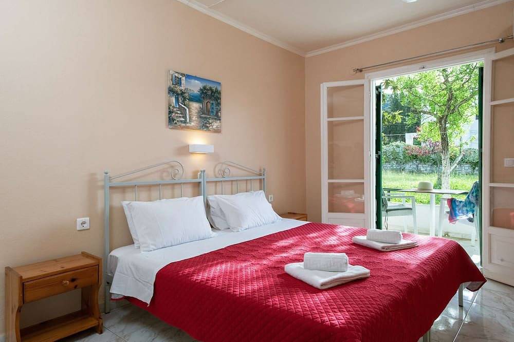 Entire apartment, Damaskis Studios Kassiopi in Kassiopi, Corfu