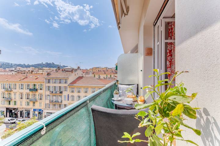 Gîte pour 2 personnes, avec balcon dans Place Massena