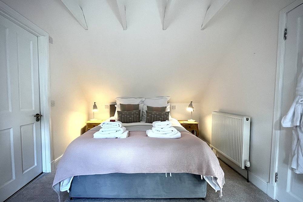 Detached coach house in grounds of listed Manse, Pittenweem in Pittenweem, Fife region