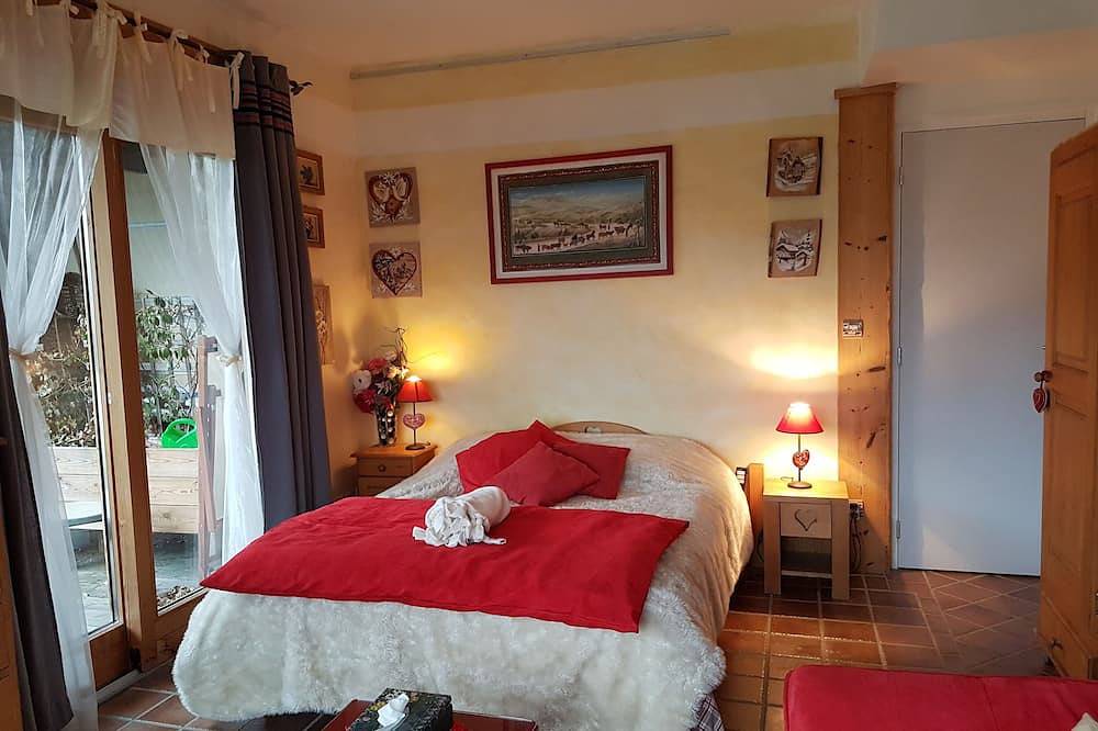 Appartement entier, Studio face au Mt Blanc plus piscine in Domancy, Pays du Mont-Blanc