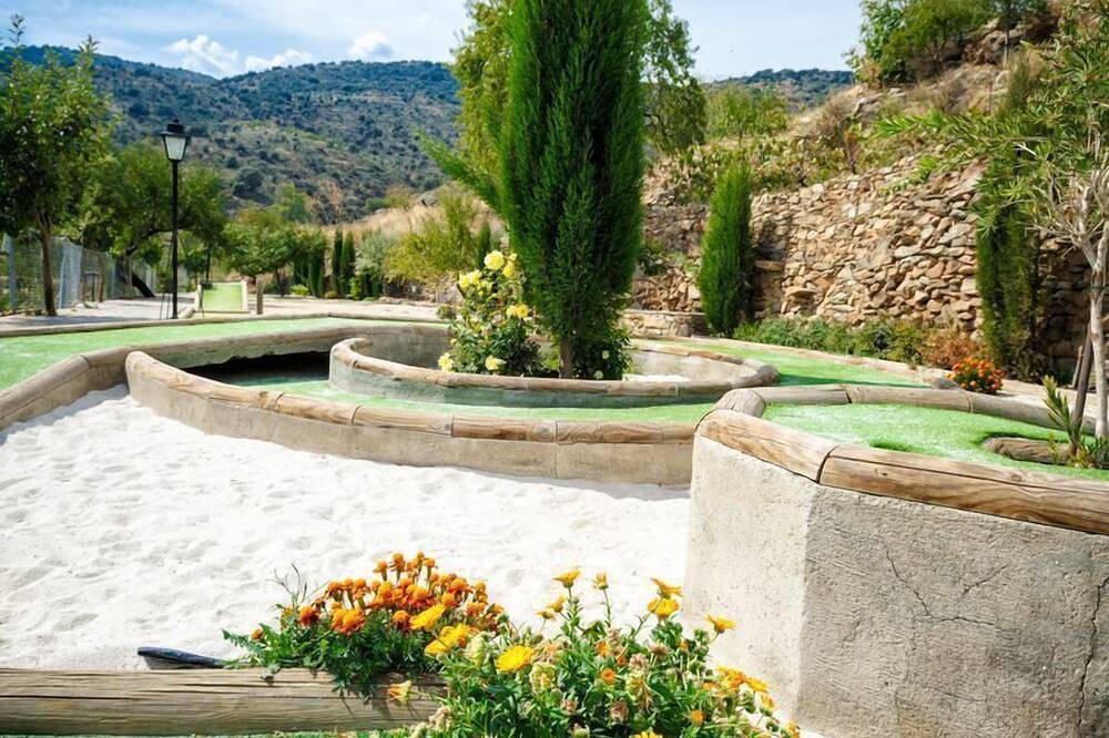 Cortijo Jaraiz Vip con jacuzzi para 2 personas in Laroya, Provincia de Almería