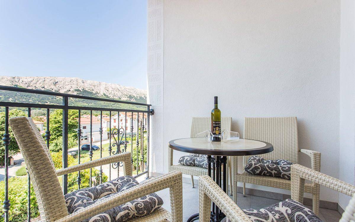 Ganze Ferienwohnung, Tolle Wohnung in Baška mit Eigenem Balkon in Baska, Krk