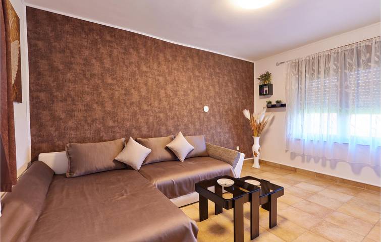 Geräumige 2-Zimmer-Wohnung mit Pool, Grill und WLAN in der Nähe des Flusses Česma in Bjelovar-Bilogora
