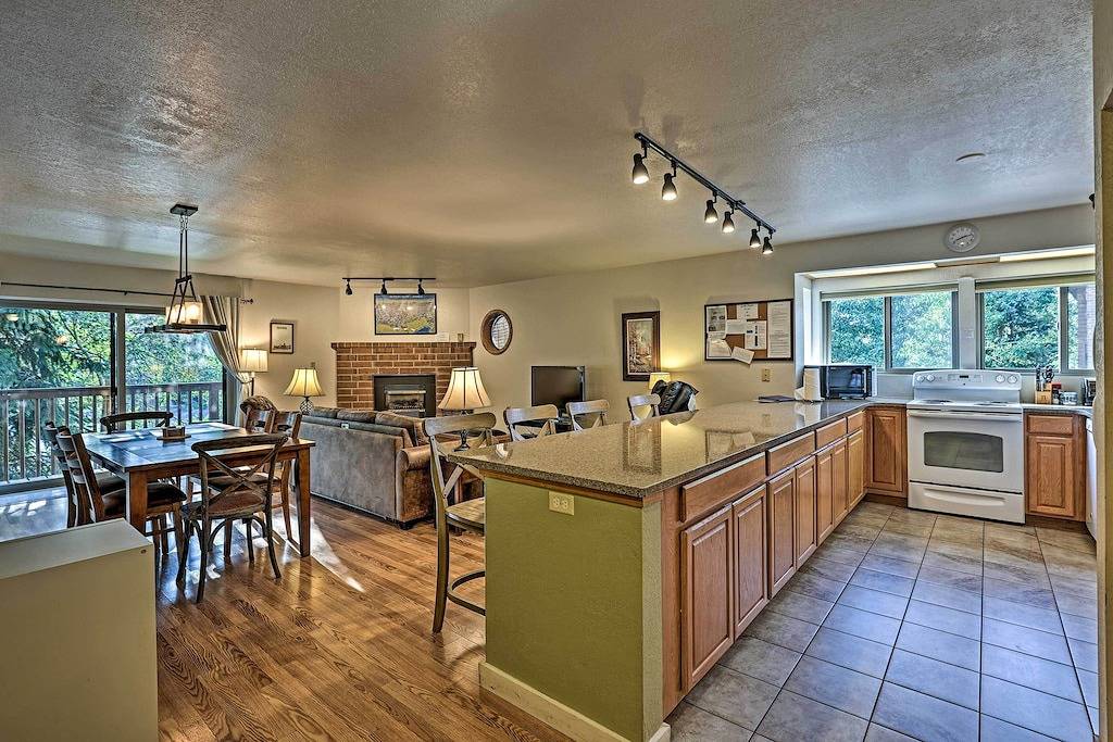 < 2 Mi to Frisco Adventure Park: Cozy Townhome! in Frisco, Arapaho and Roosevelt National Forests