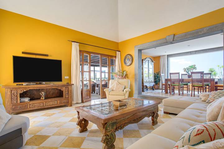 Holiday Villa Capricho with Sea & Mountain View & Pool in Montaña Roja, Yaiza