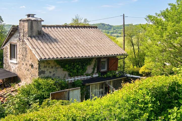 Location de vacances pour 4 personnes, avec Terrasse et Jardin à Vézac (Cantal)