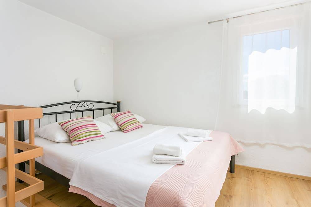 Ferienhaus mit Parkplatz Milna, Brac (K-20140) in Milna, Brac