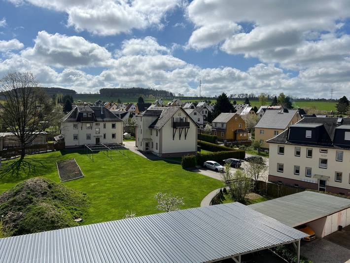 Apartamento entero, Apartamento dúplex con balcón, jardín compartido, wifi, parque infantil y gran jardín in Oelsnitz/Erzgebirge, Montes Metálicos