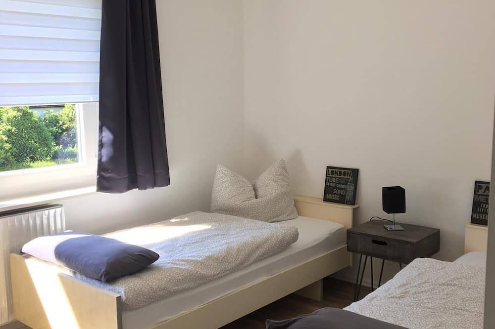 Ganze Wohnung, Neu renovierte Ferienwohnung ,,Haus zur Eiche'' Wohnung Eins in Neuhaus im Solling, Holzminden