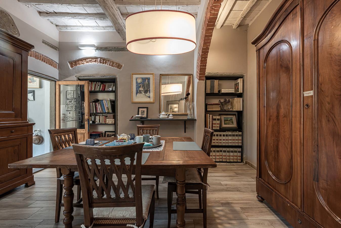 Geheel appartement, Appartement 'La Casa Dei Libri' met Privéterras, Wi-Fi en Airconditioning in Florence city center, Florence
