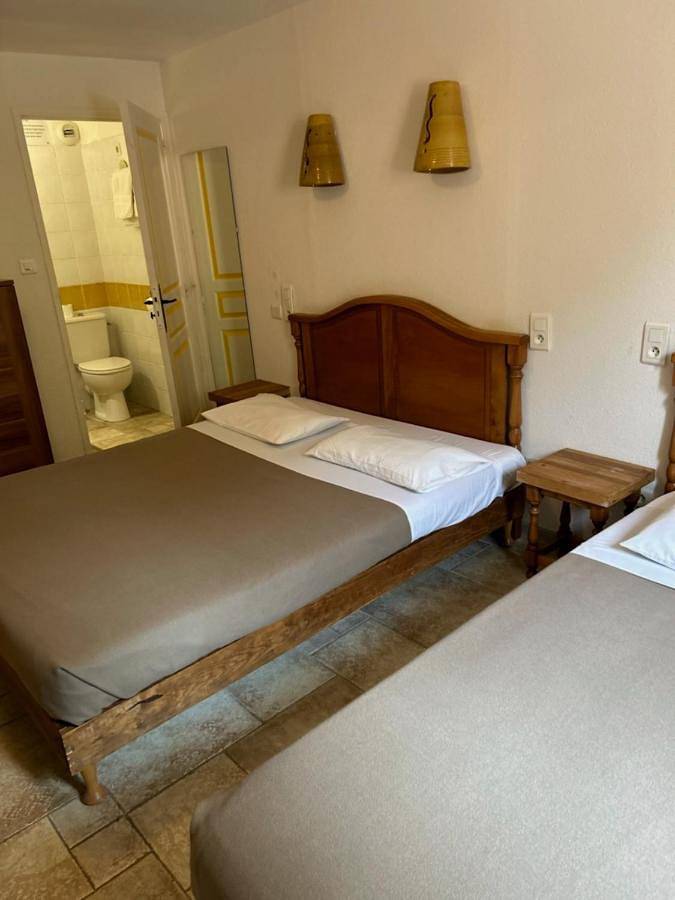 Location de vacances pour 3 personnes, avec jardin ainsi que terrasse et piscine à Corbès - 4