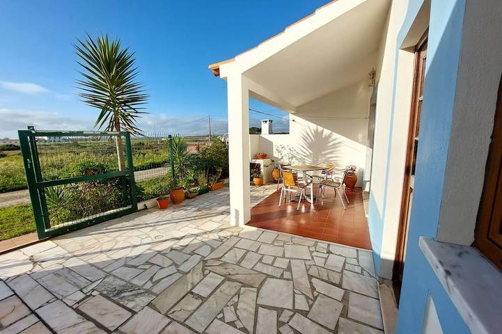 Casa de férias para 6 pessoas, com jacuzzi e jardim em Vila Nova de Milfontes