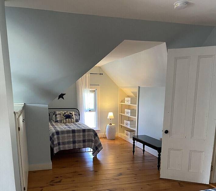 Barn for 16 people, with yard in Maine