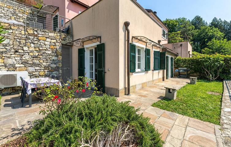 Ferienhaus für 5 Personen, mit Terrasse und Sauna sowie Pool und Garten, mit Haustier