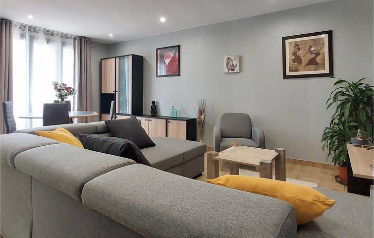 Location de vacances pour 6 personnes, avec jardin ainsi que terrasse et piscine, animaux acceptés à Herry - 4