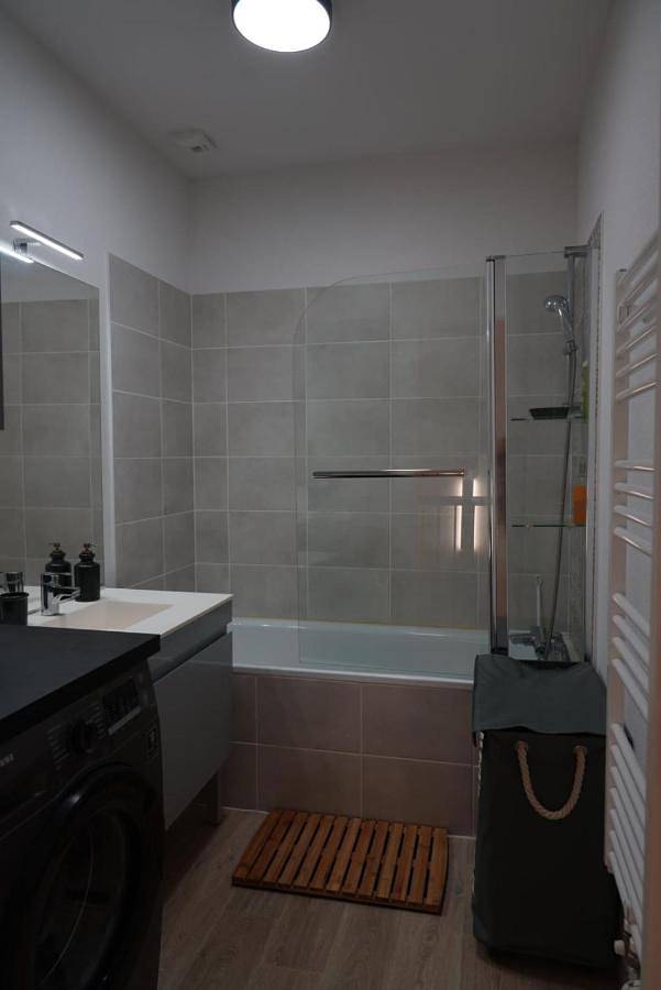 Location de vacances pour 2 personnes, avec Terrasse et Jardin à Lormont - 2