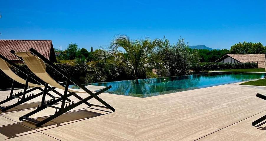 Gîte pour 2 personnes, avec balcon ainsi que vue et piscine à Arbonne - 2