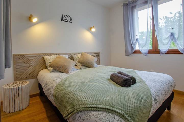 Location de vacances pour 12 personnes, avec terrasse ainsi que jacuzzi et jardin à Piney - 4