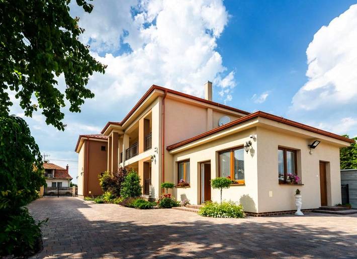 Appartement de vacances pour 4 personnes, avec vue et jardin
