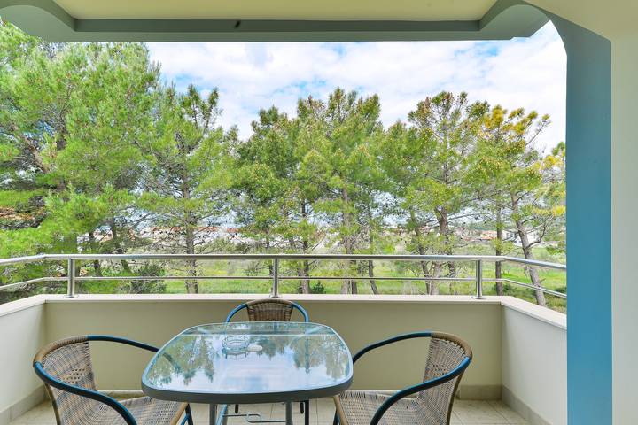 Ferienwohnung für 4 Personen, mit Balkon/Terrasse in Vrsi