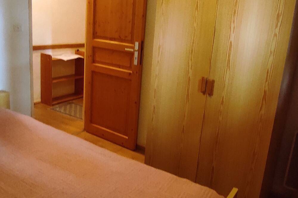 Apartamento entero, Amplio Apartamento en Super Besse para 6 personas con Wifi in Super Besse, Besse-et-Saint-Anastaise