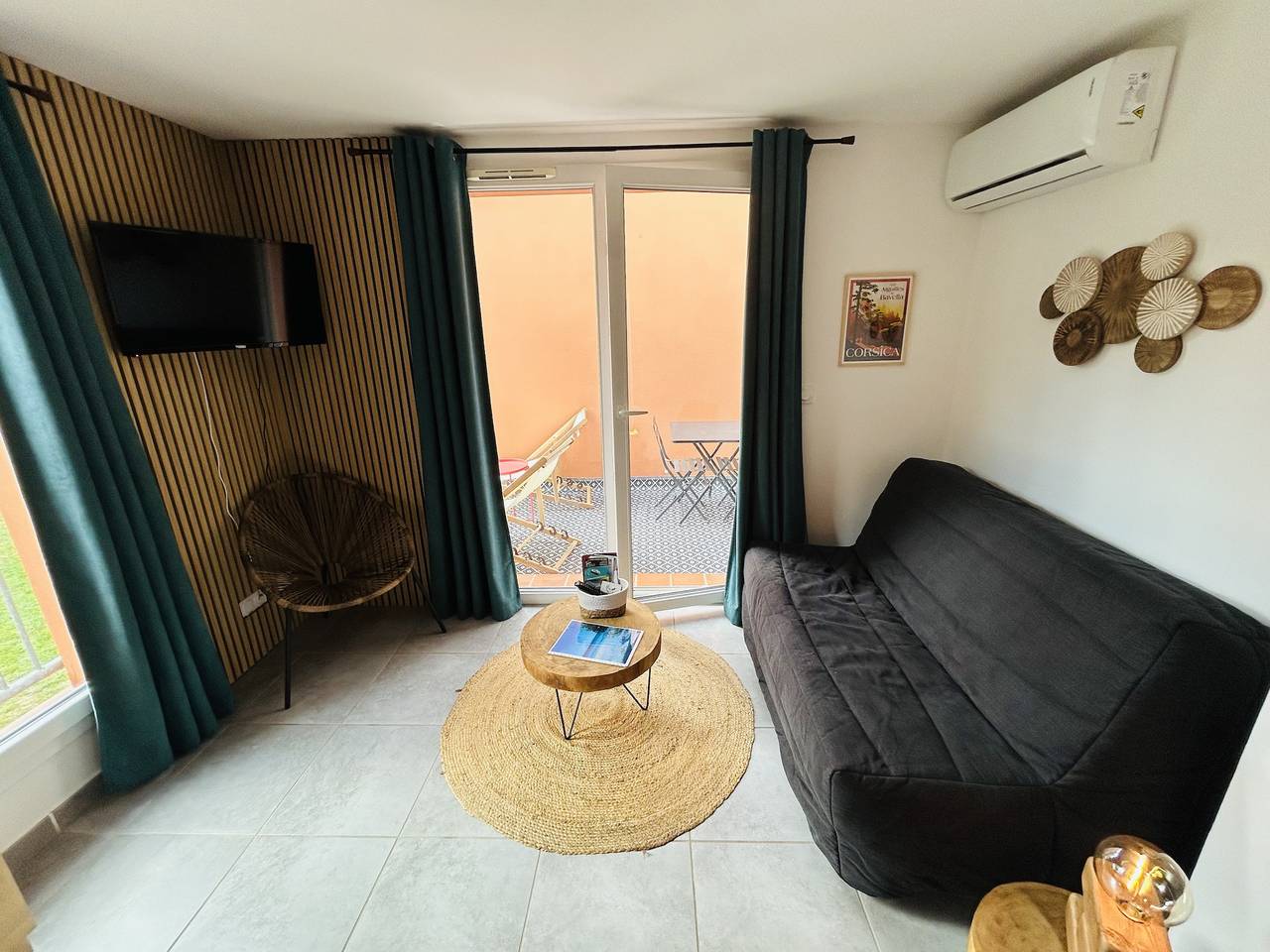 Appartement entier, T2 2/4 Personnes n°121 in Lecci, Arrondissement de Sartène