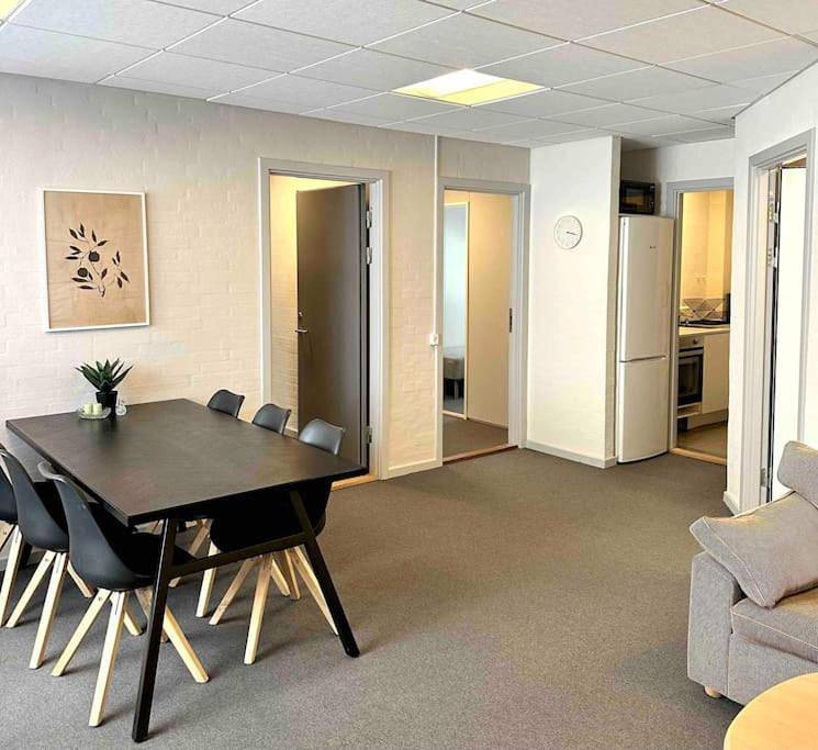 Ganze Wohnung, City 6-bedroom, private parking. in Aalborg, Limfjord in Nordjütland