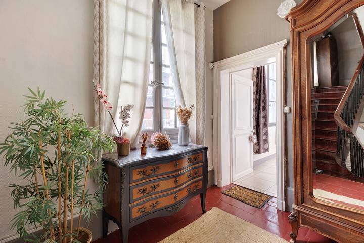 Appartement entier, Appartement 'La Tourelle Des Cordeliers' avec Terrasse Privée, Jardin Commun et Wi-Fi in Loches, Région de Loches