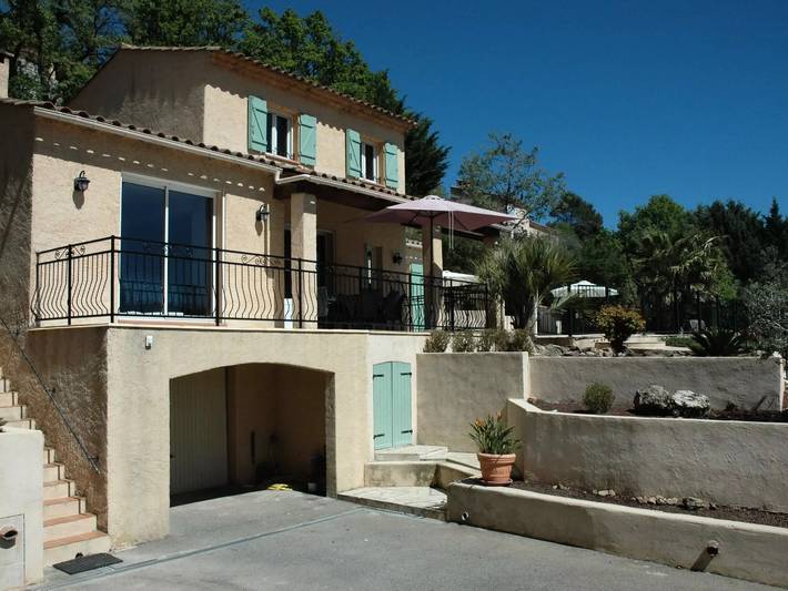 Location de vacances pour 5 personnes, avec piscine et jardin à Bagnols-en-Forêt - 4