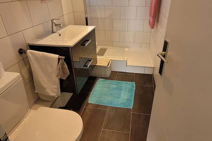 Gîte pour 6 personnes, avec terrasse dans Plage de la Pierre au Tambour - 4