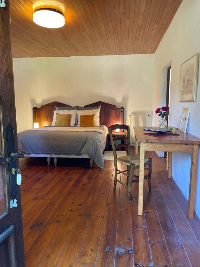 Location de vacances pour 2 personnes, avec jardin ainsi que vue et terrasse à Plazac - 4