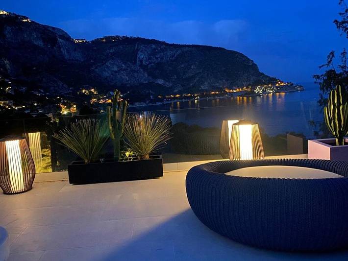 Gîte pour 11 personnes, avec piscine ainsi que vue et jardin à Cap-d'Ail - 3