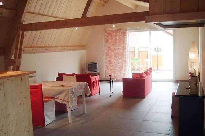 Location de vacances pour 4 personnes, avec terrasse ainsi que piscine et jardin à Lalevade-d'Ardèche - 3