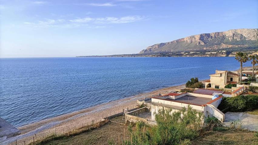 Casa vacanza per 5 persone, con giardino e panorama, con animali domestici in Trappeto