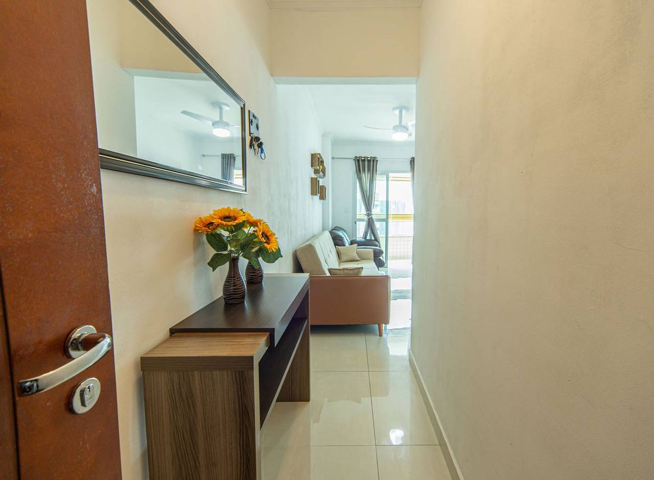 Entire apartment, Apto com Varanda e Churrasqueira a 100m da Orla in Vila Caiçara, Praia Grande