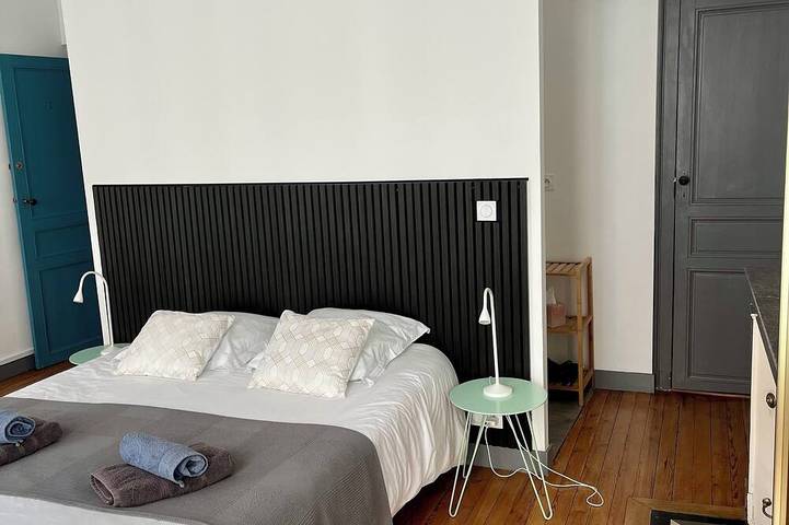 Location de vacances pour 10 personnes, avec balcon et jacuzzi, animaux acceptés à Blaye - 2