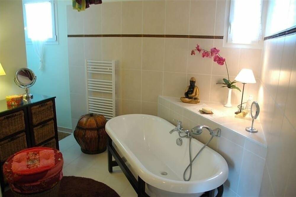 Villa mit Pool und optional angebracht Raum Ferienwohnung für 2 in Sarrians, Vaucluse